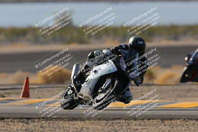 media/Dec-18-2022-SoCal Trackdays (Sun) [[8099a50955]]/Turn 14 (940am)/